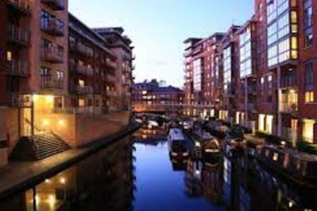 Birmingham Ruby, 2 Bedroom Apartment ภายนอก รูปภาพ